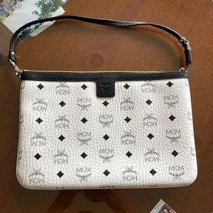 MCM white clutch